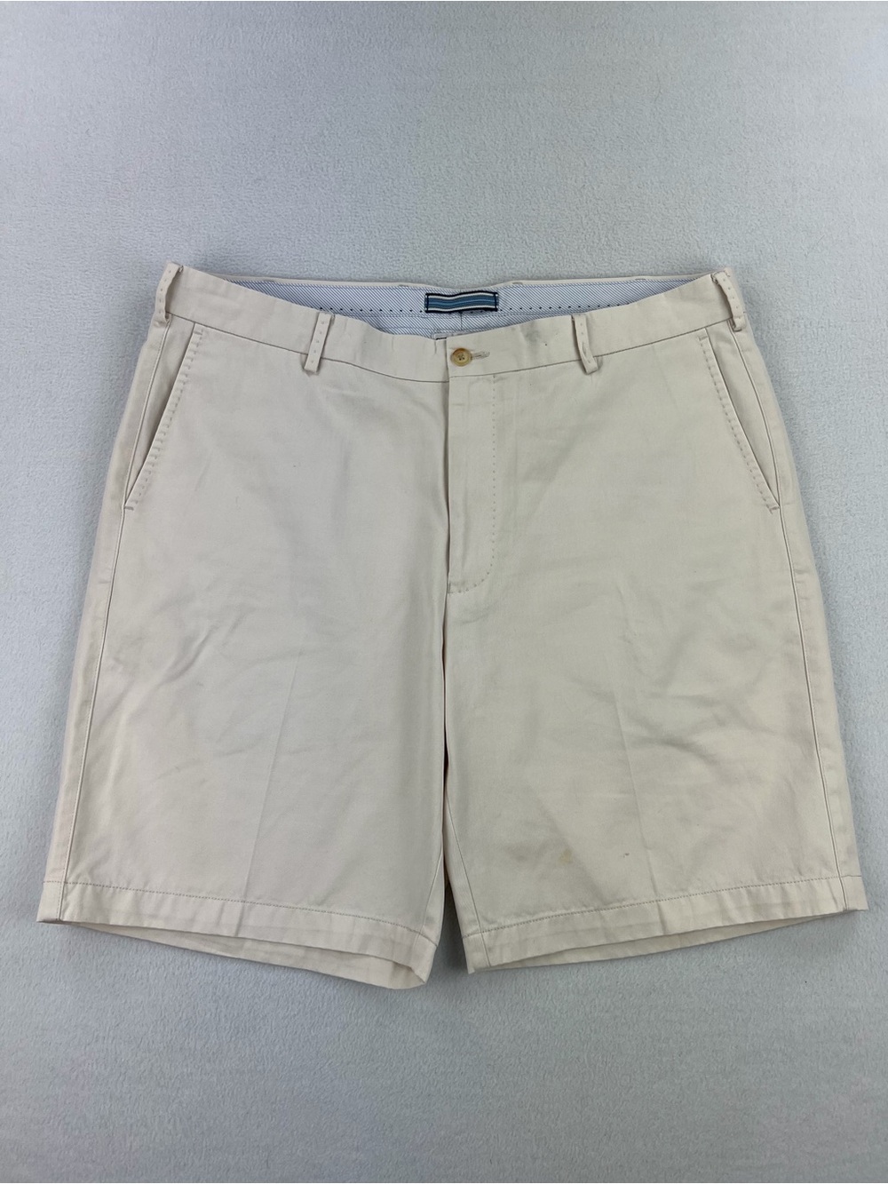 Peter Millar Flat Front Beige Chino Shorts 9” Inseam Mens Size 38 Pima Cotton